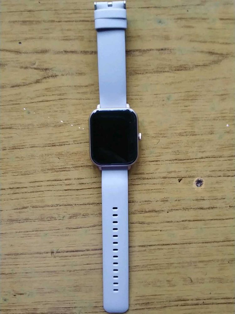 Boult Smart Watch with Lavender Band