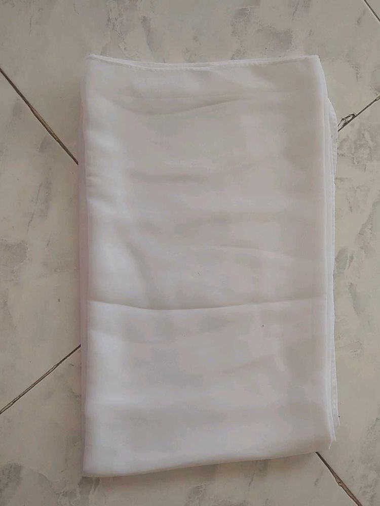 White plain hijab