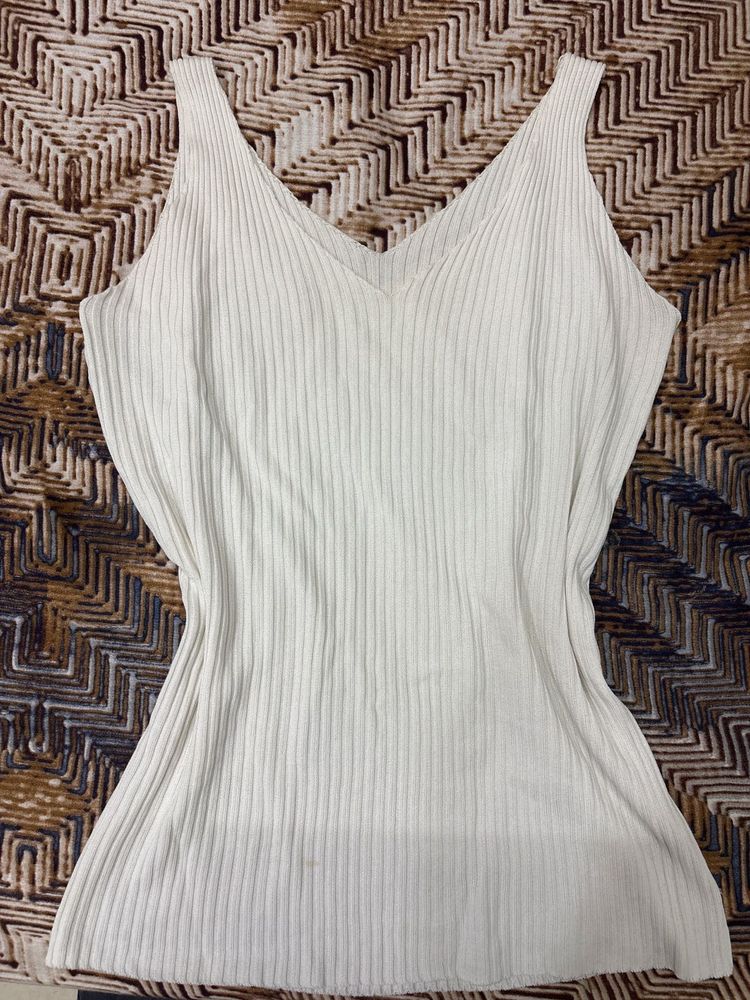 White Sleeveless Tank Top