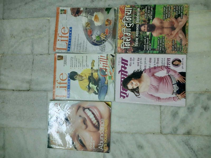 MIXED LOT OF MAGAZINES IN HINDI AND ENGLISH