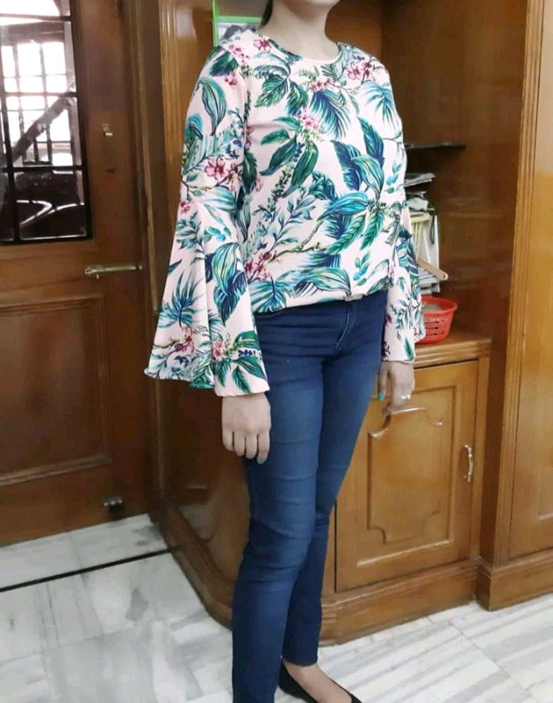 Floral Print Flared Sleeve Top