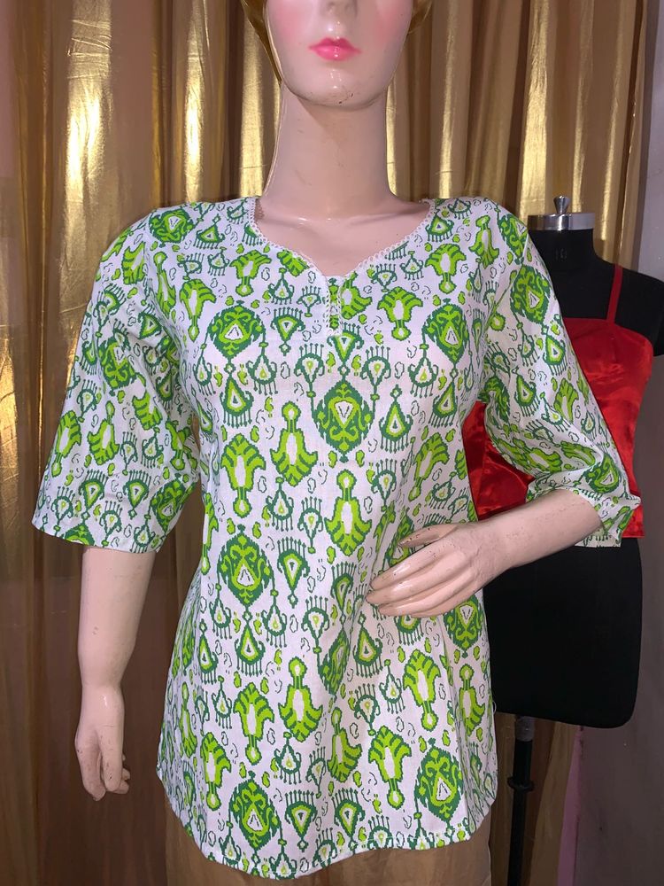 Green &amp; White Printed Top