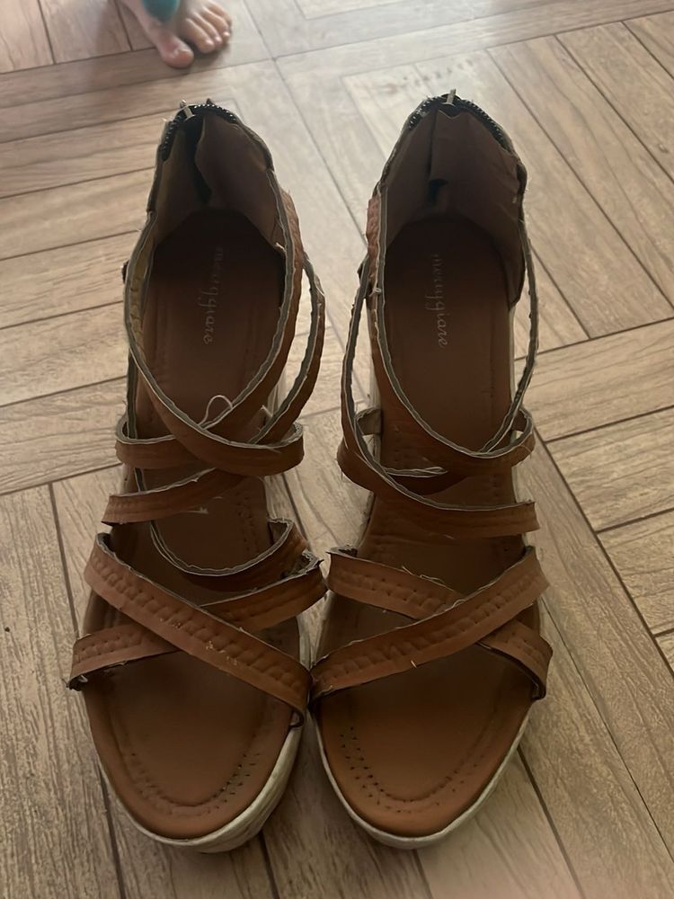 Sophisticate Brown Wedges