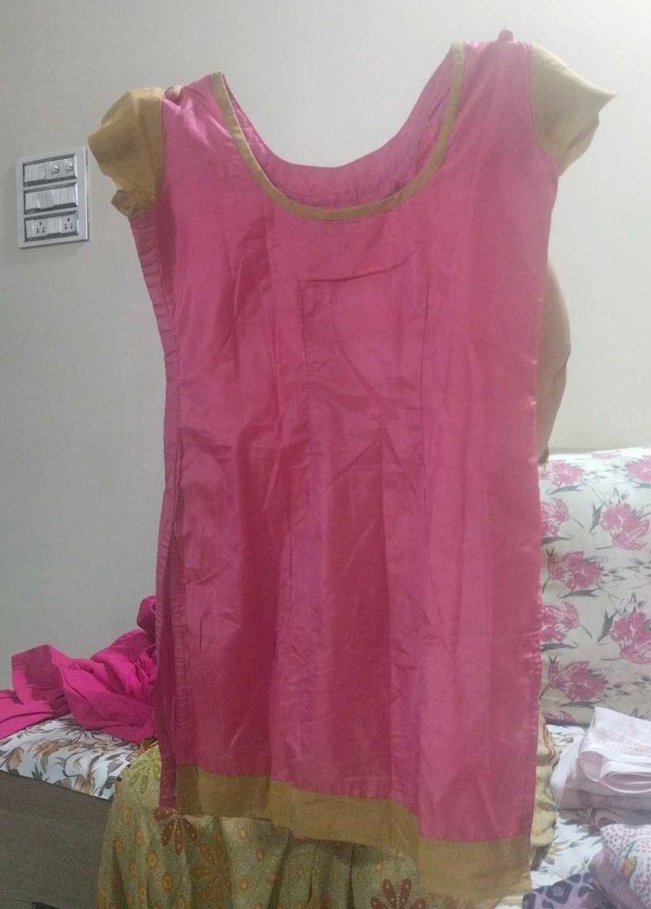 Pink &amp; Gold Embellished Kurti