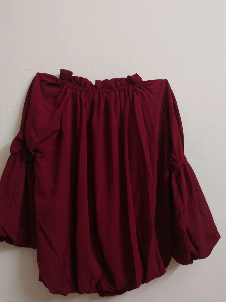 Women Off Shoulder M Size Top .