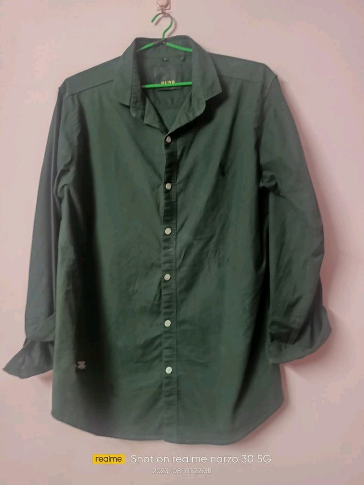 DARK GREEN VINTAGE OVERSIZED SHIRT FOR SALE SUITABLE FOR M-L SIZE.