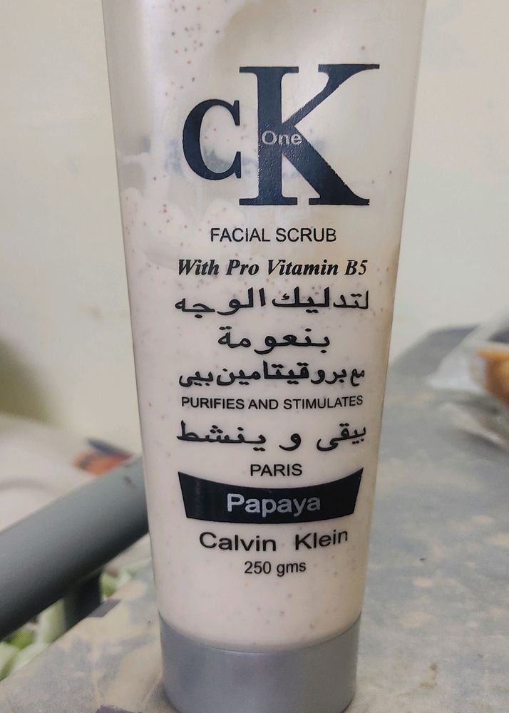Calvin Klein - Face Scrub