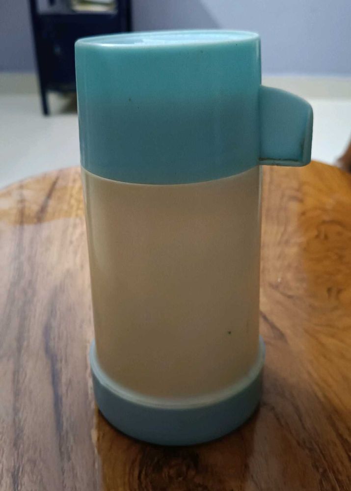(Hot flask )Stylish Blue &amp; Beige Water Bottle
