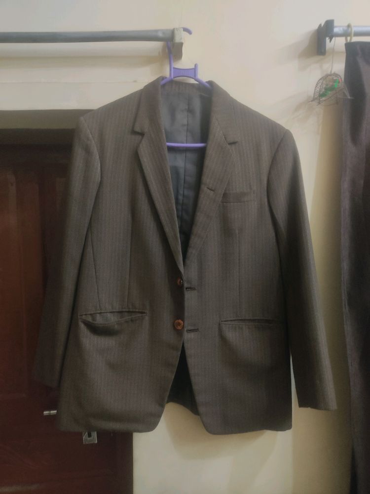 Men&#39;s Coat With Koti and Tie