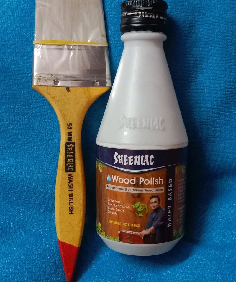 Sheenlac water base interior wood polish is a PU based heavy duty polish with a glossy or matt finish that dries quickly to a crystal clear film.100ml