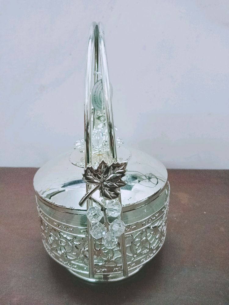 D MART SILVER PLATED SHOWPIECE WITH BOX