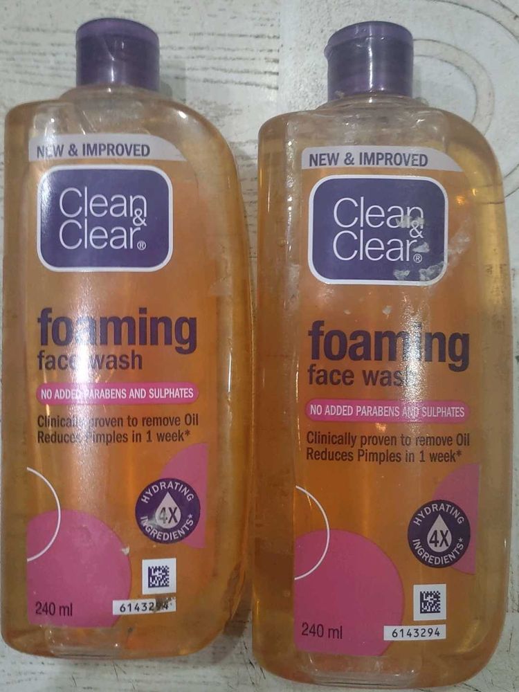Clean &amp; Clear Foaming Facewash 240ml