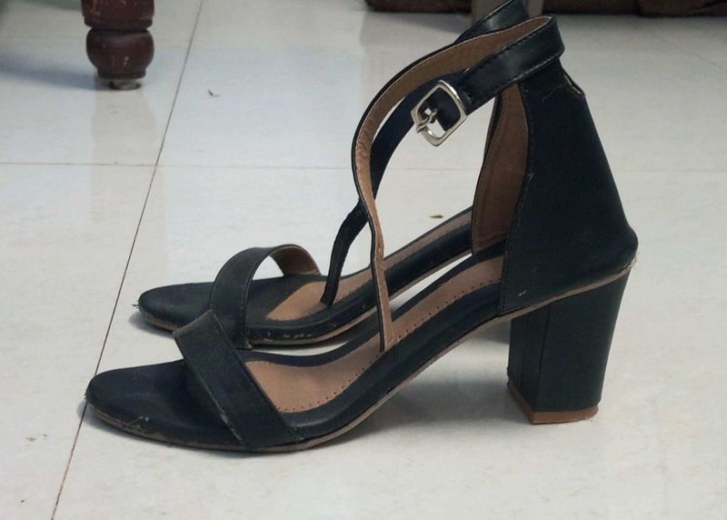 Block Heels👠🖤