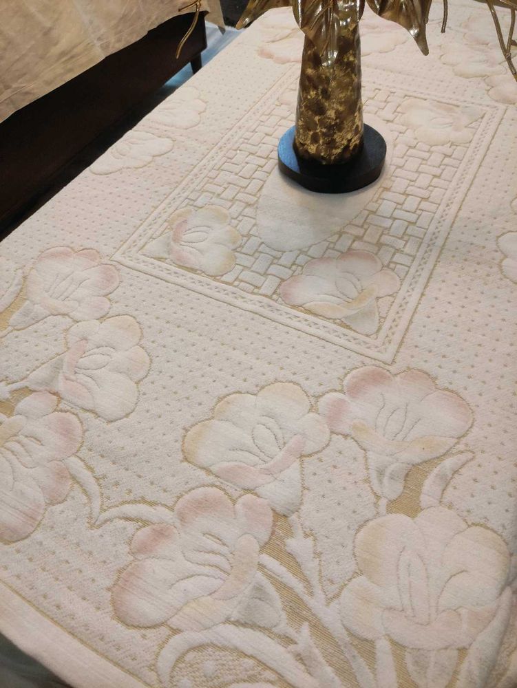 Preety Table Cloth