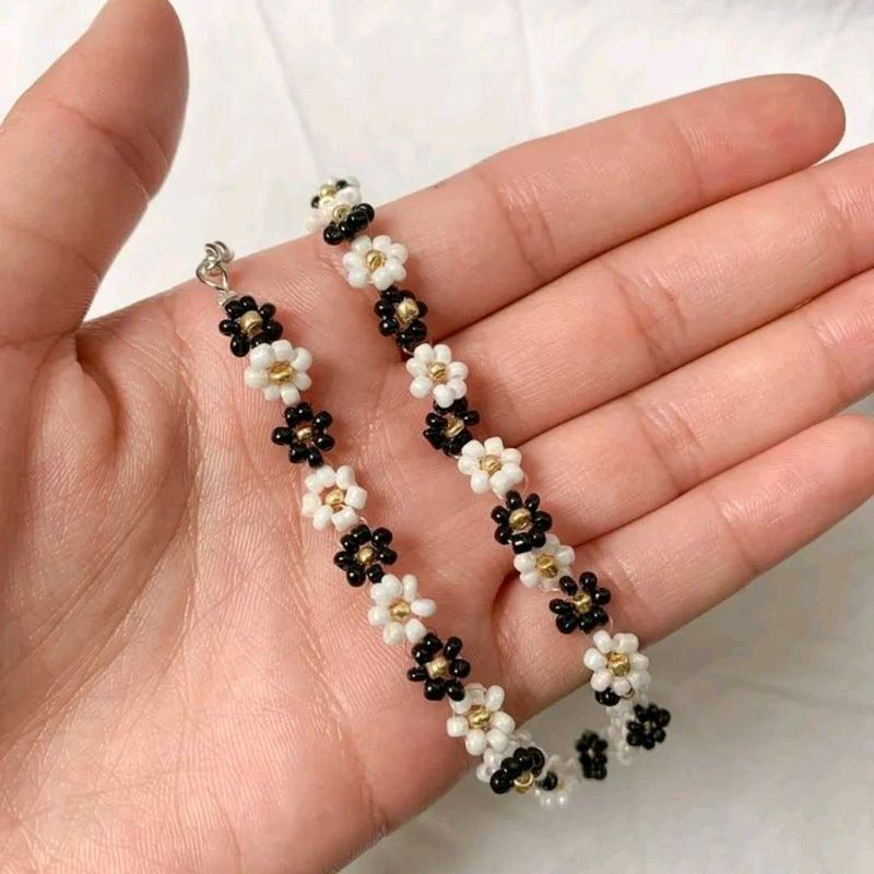 Flower beaded necklace