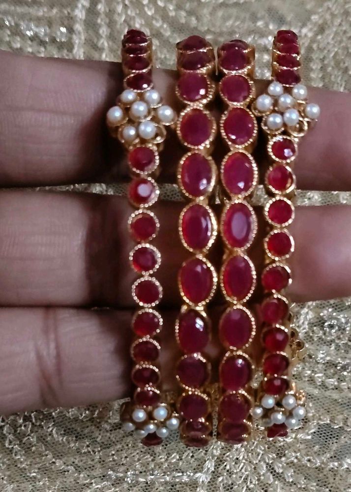 Red &amp; Pearl Bangles (Set of 4)