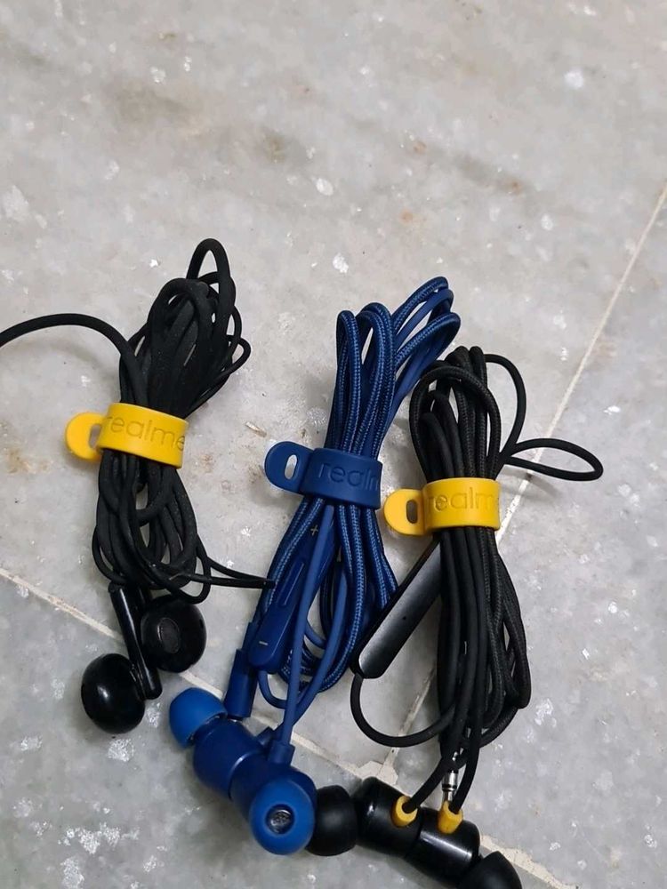 Realme Wired Earphones - Bundle of 3