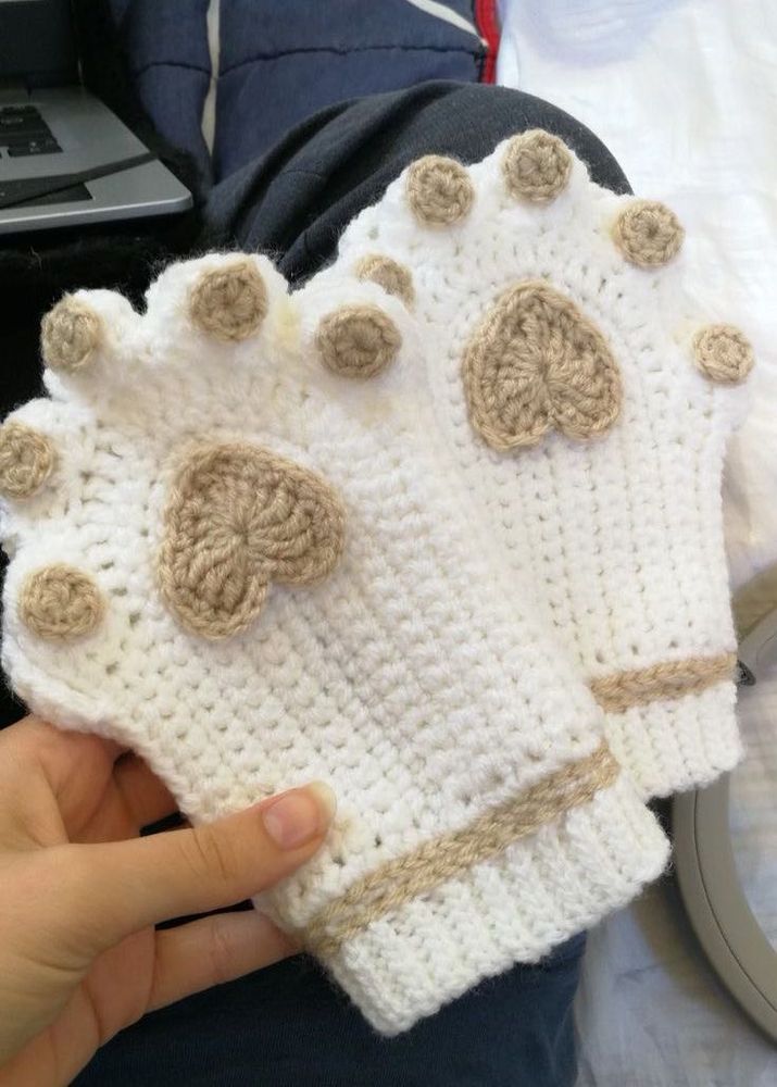 Crochet Catpaw Fingerless Gloves