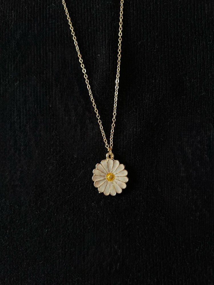 Dainty Golden Necklaces