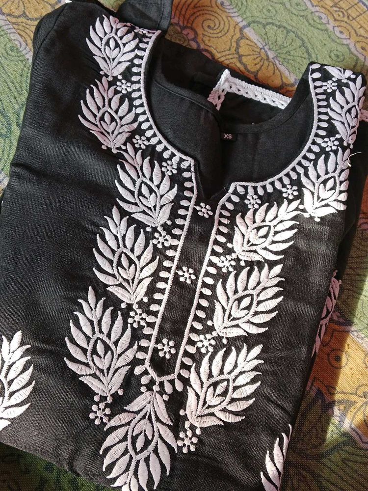Elegant Black Embroidered Kurta
