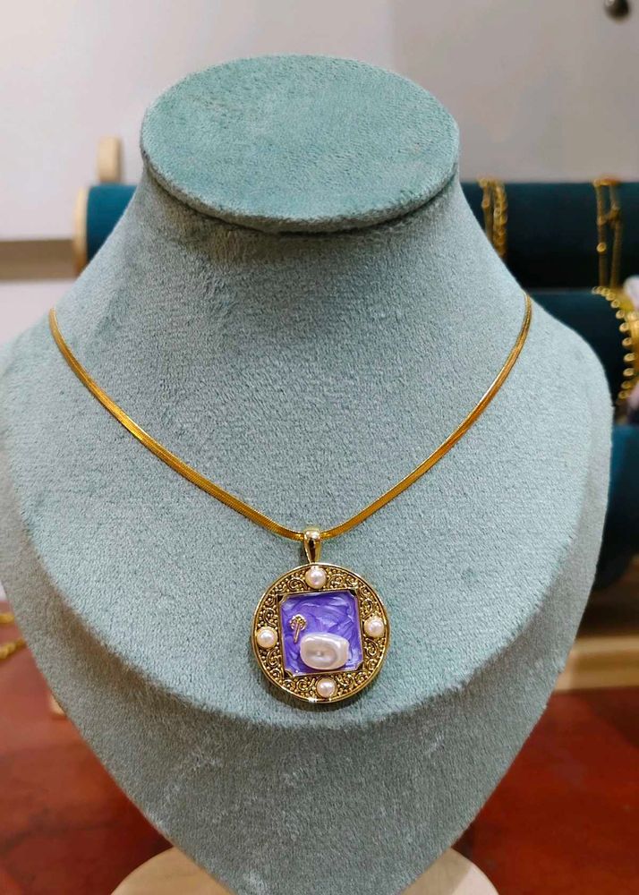 Pearl Pendant Necklace