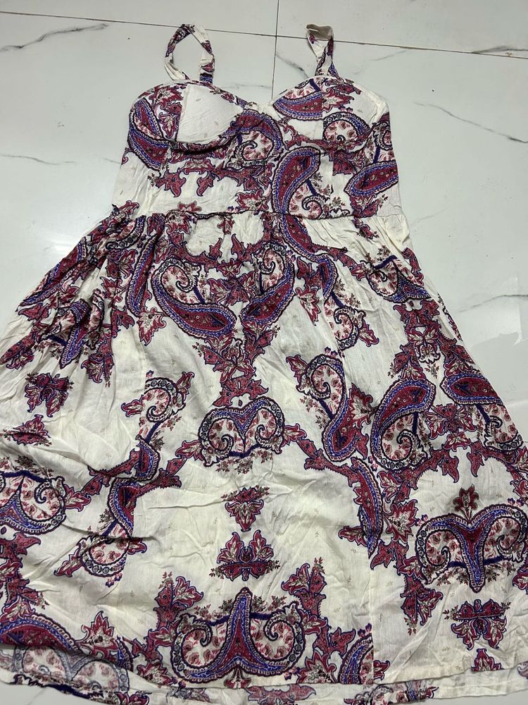 Woman Paisley Print Sundress