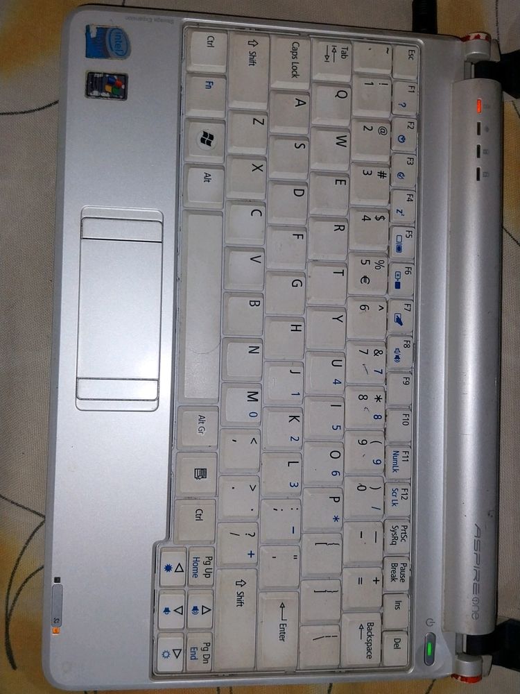Acer Asprine One With Charger