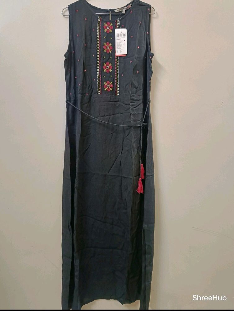Sleeveless Long Dress