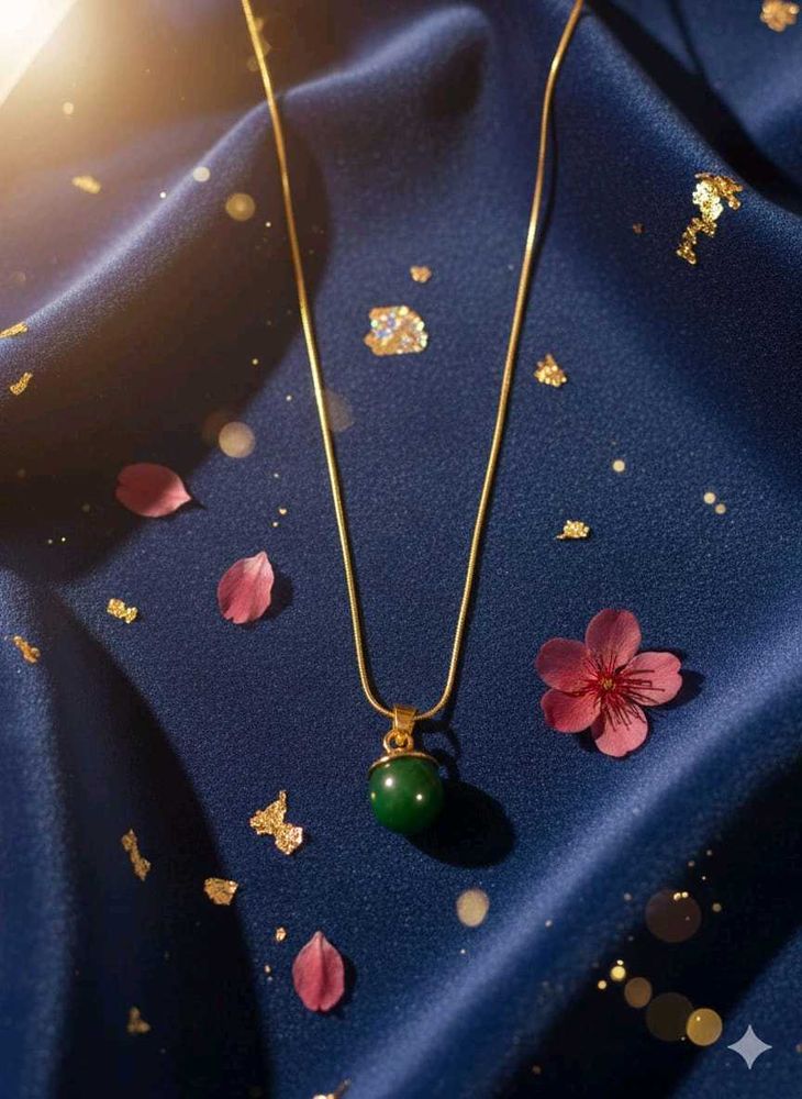 Green Stone Pendant Necklace