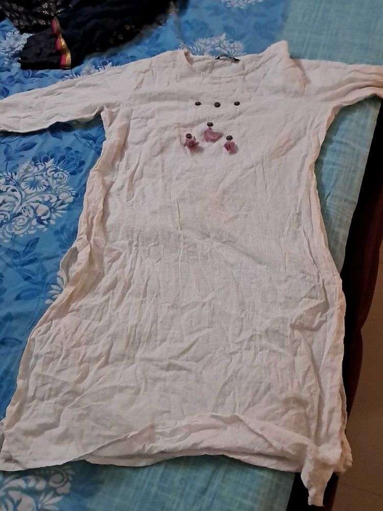 White Embroidered Kurta