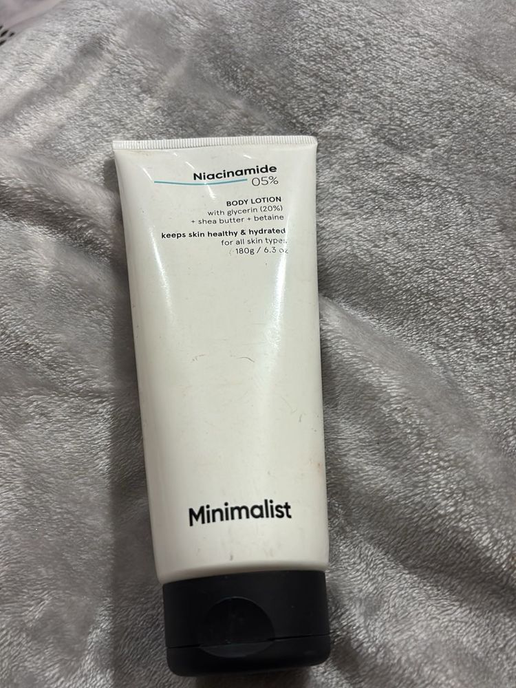 Minimalist Niacinamide Body Lotion
