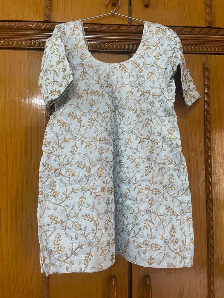 Elegant Embroidered Kurta