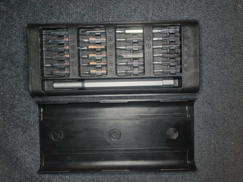 Precision Screwdriver 24  Bit Set