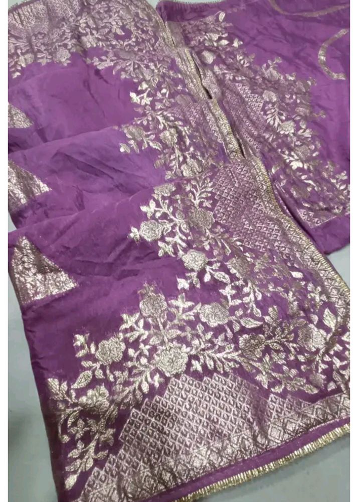 Trendy Fashion Saree🫰