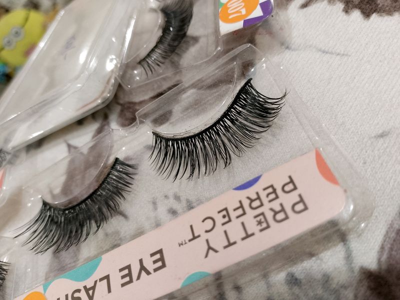 7 Eyesh Lashes