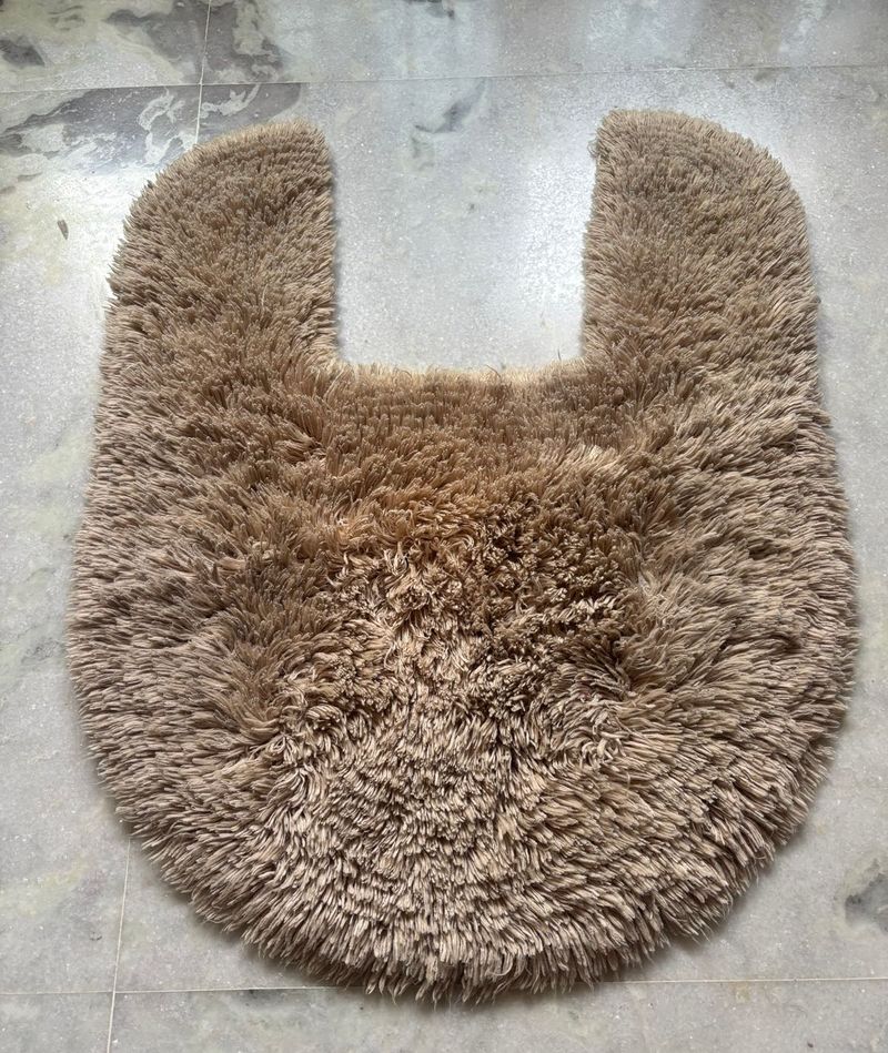 Bear-Shaped Bath Mat - Soft &amp; Cozy!