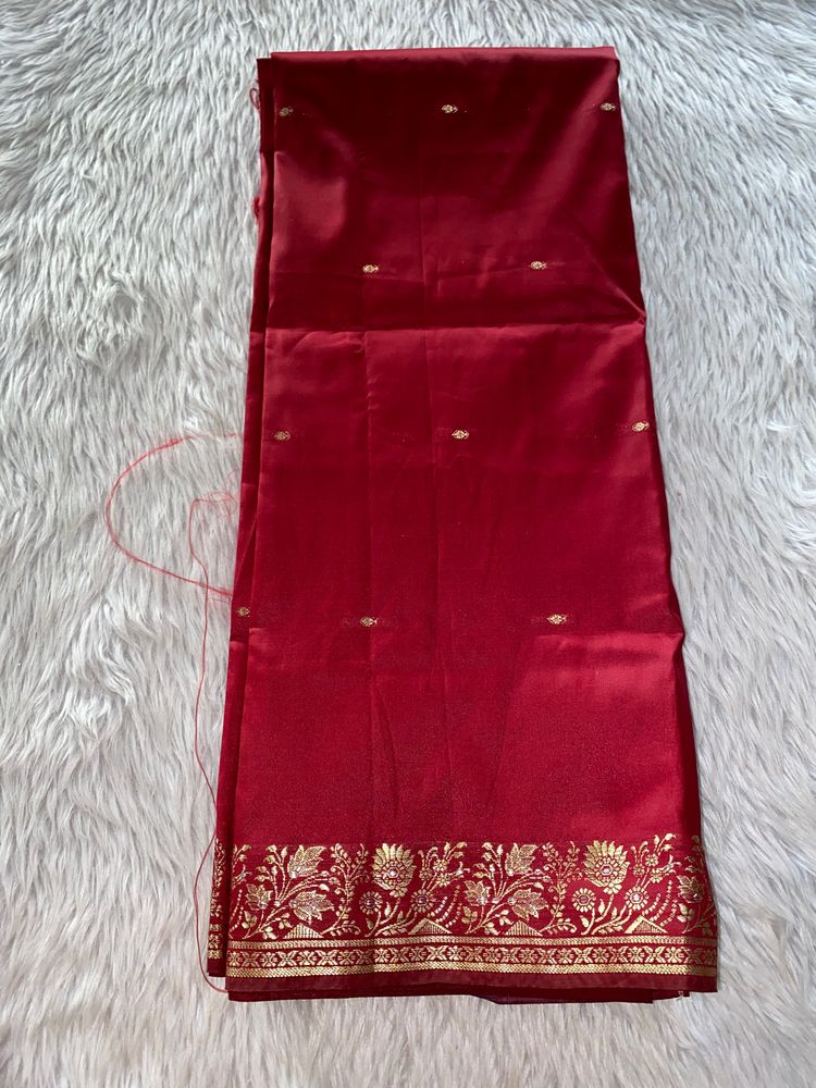Women Red Printed With Gold Zari Border Saree