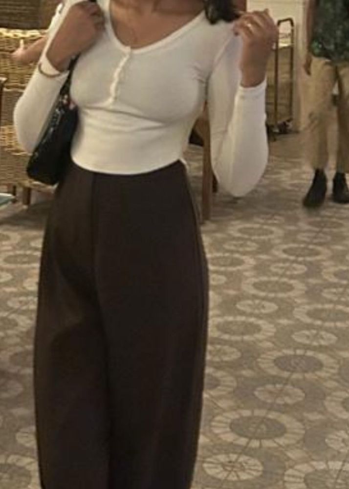 A White Casual Topp