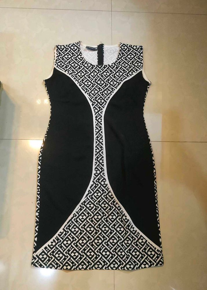 Chic Black &amp; White Dress