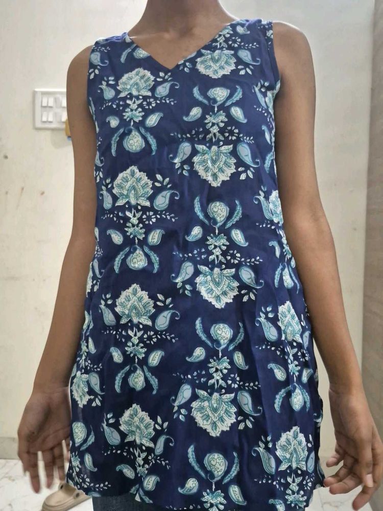 Blue Floral Print Sleeveless Top