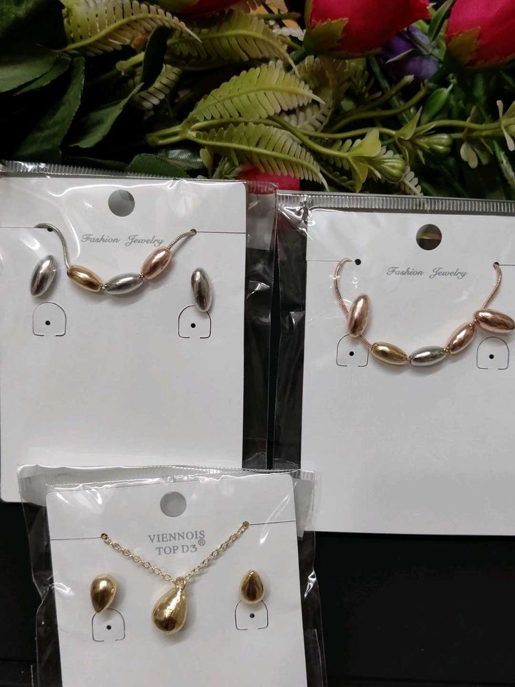 Jewelry Set: Necklace &amp; Earrings