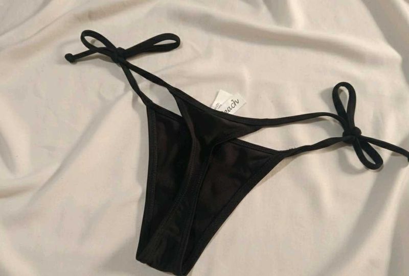 Freebies 🎉✨ Black Bikini Bottom - Beach Ready