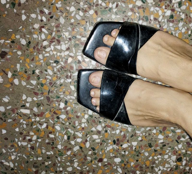 Trendy Flats.....