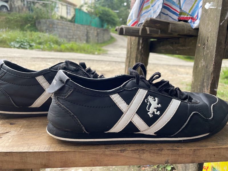 Red Tape Sneakers