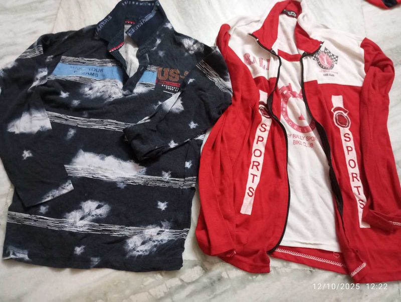 2 T-Shirts