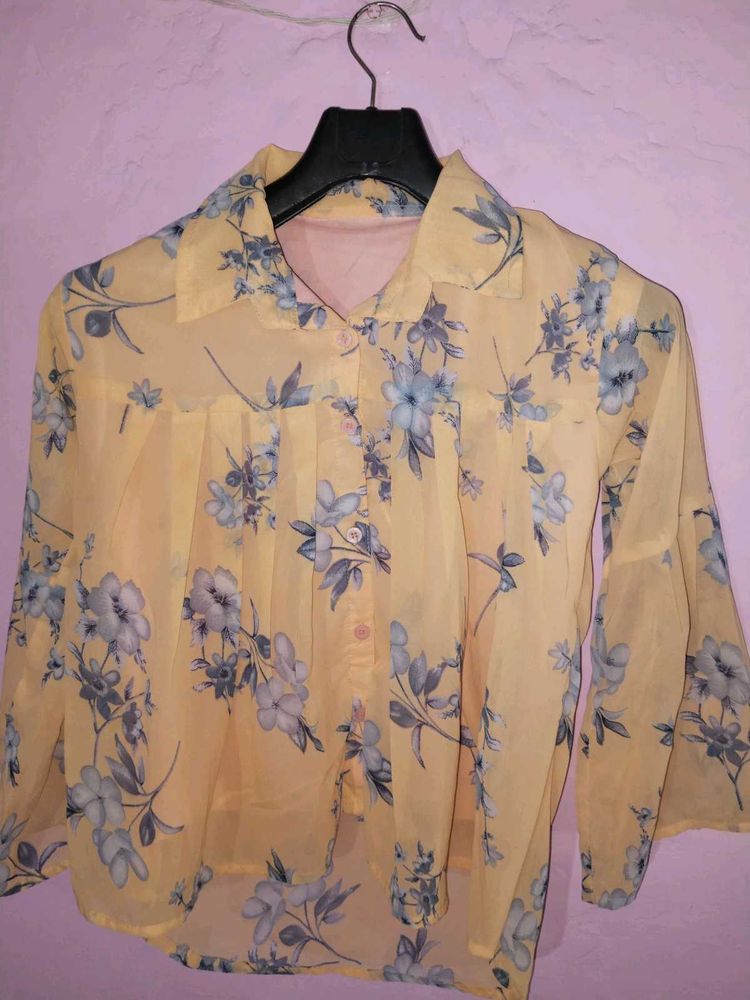 Light Yellow Top 💛