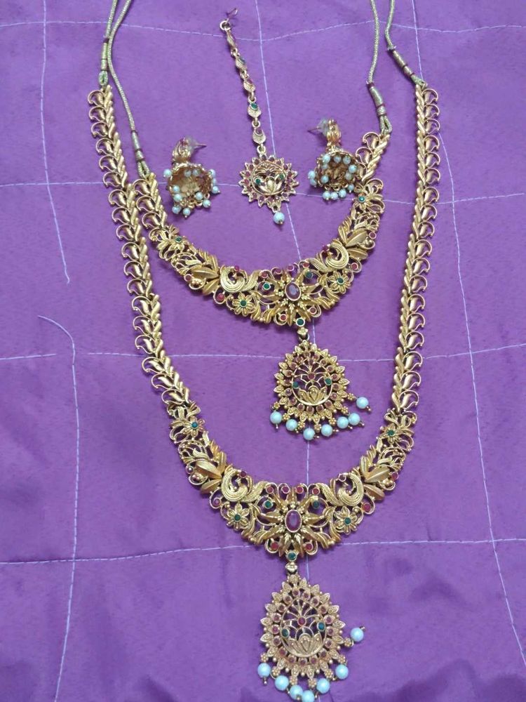 Elegant Gold-Toned Jewelry Set