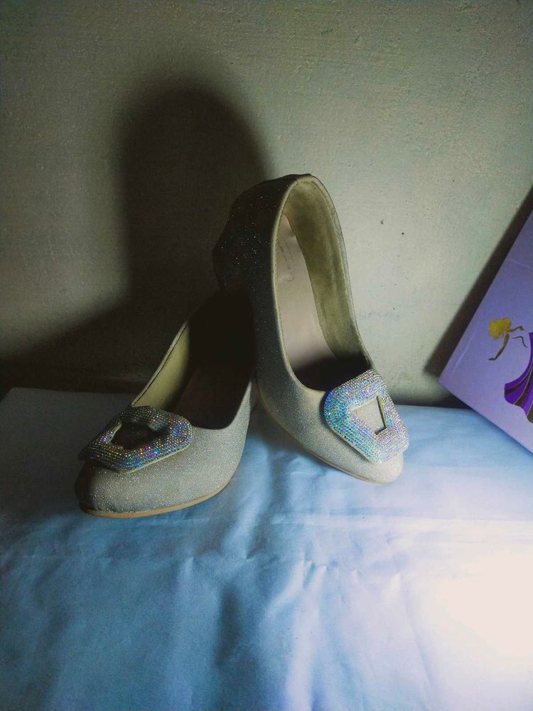 Elegant Sparkly Ballerinas