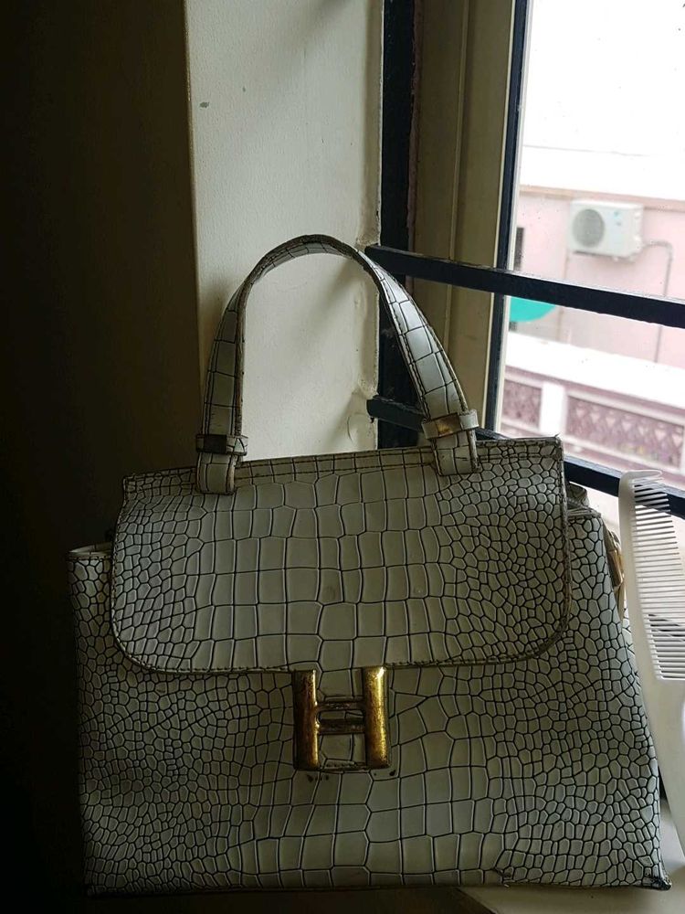 Handbag In Good Condition