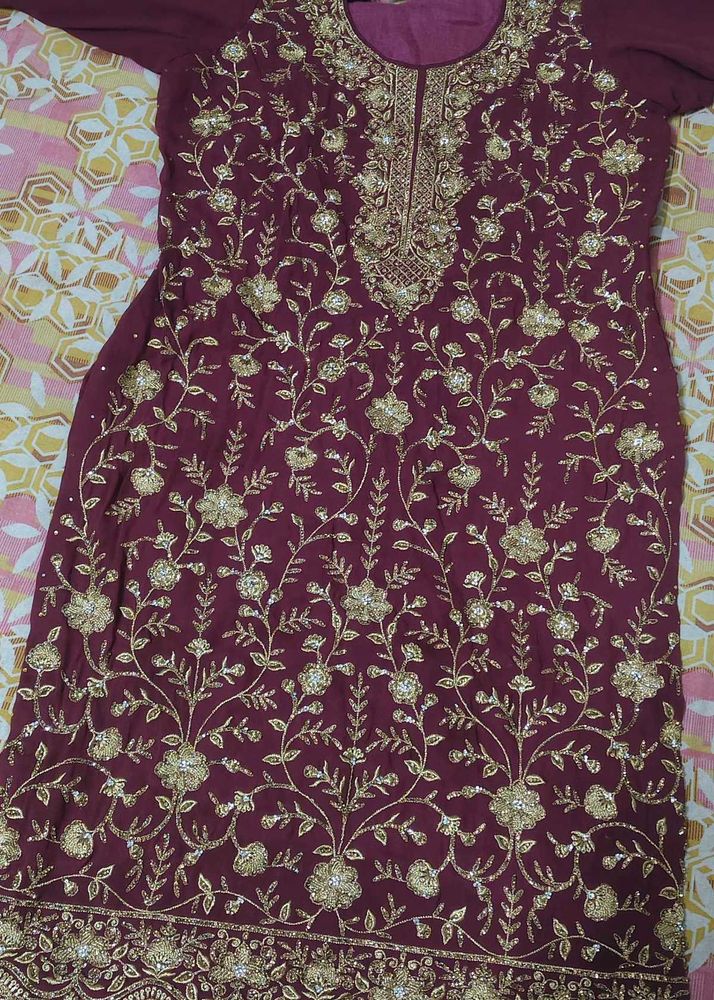 beautyful suit with dupatta and shalwaar